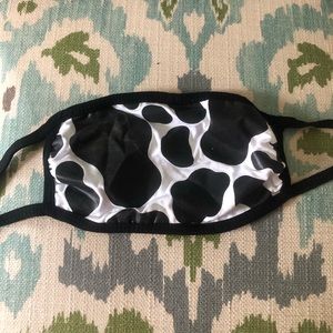 NEVER WORN Super Cute Cow Print Mask NWOT